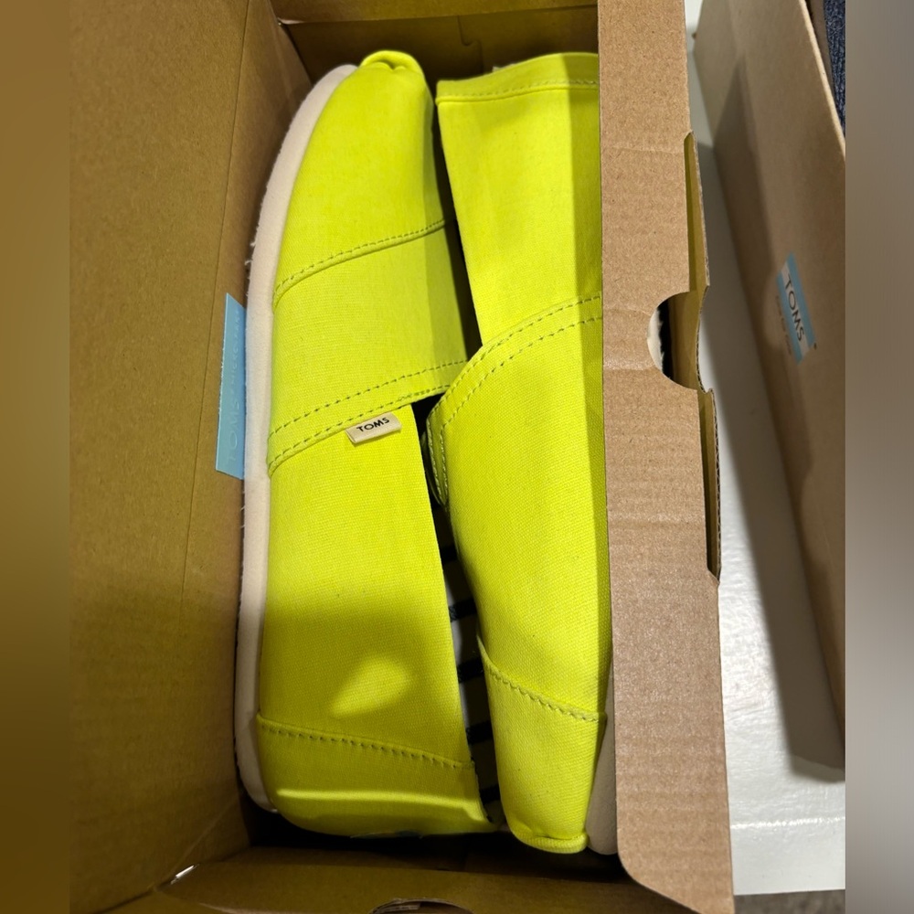 Toms shoes